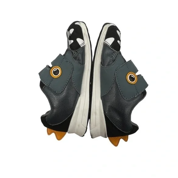 Cat & Jack Gray Shark Hook And Loop Sneakers Size 12 Toddler Boy's - Picture 6 of 9